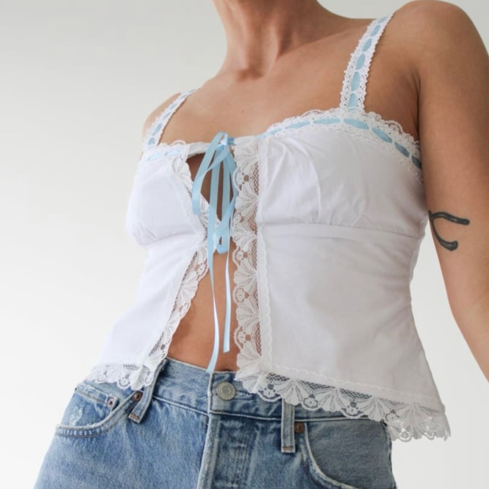 NWT size L Rumored Vintage Love Cami | white/blue